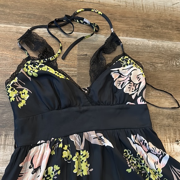 Size Small Lace crop top and nightie bundle - Picture 4 of 8